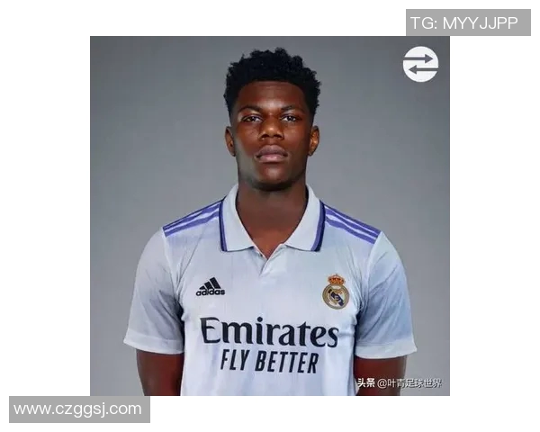 哈维西蒙斯的崛起与未来展望：年轻天才如何改变足球格局